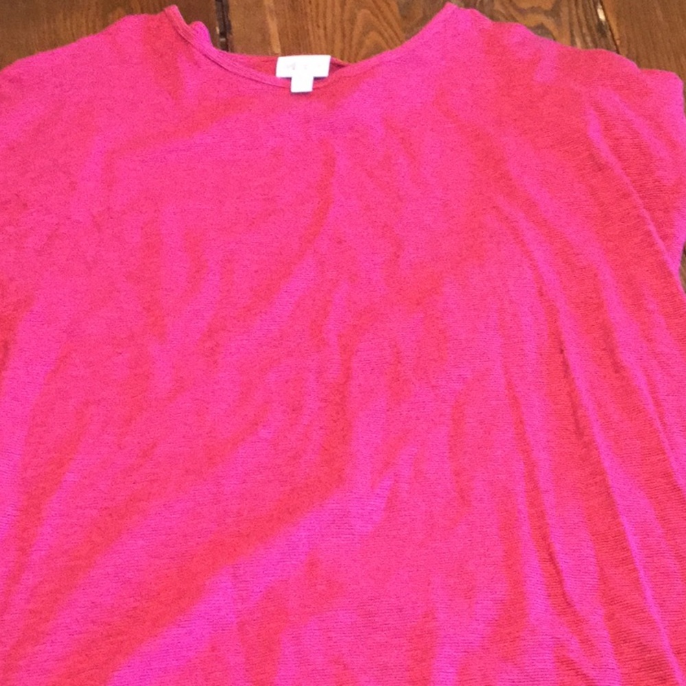 Hot pink and thin thin black line LulaRoe Irma. XS